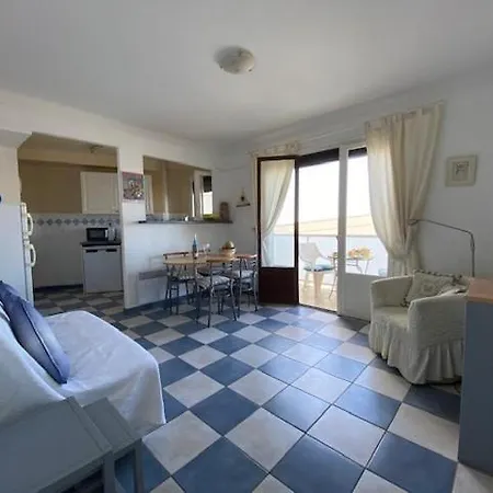 Helios Sea View דירה *